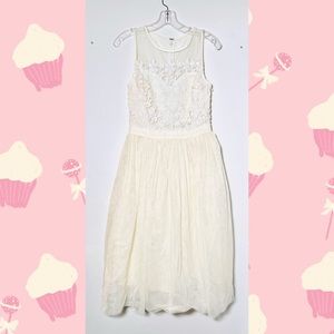 White garden elopement wedding dress